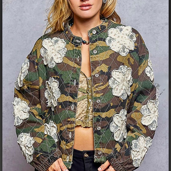 POL Camo jacket with embroidered flowers - Picture 3 of 6